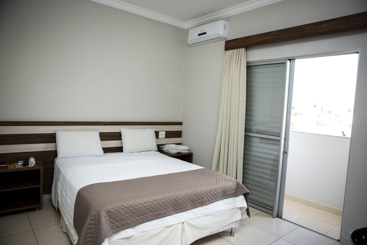 Hotel Avenida Joao Pinheiro Exterior photo